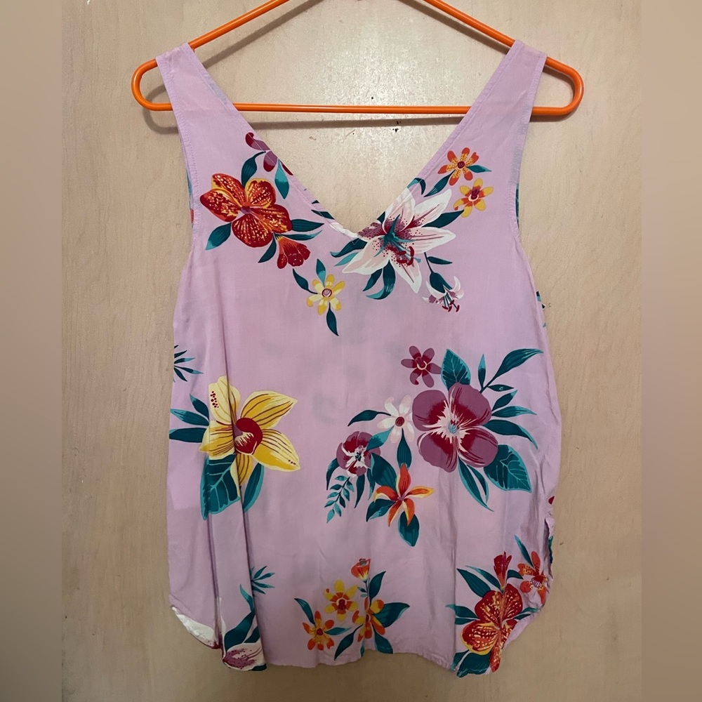 ๐3 for $15๐ Old Navy Floral Tank - Picture 2 of 4
